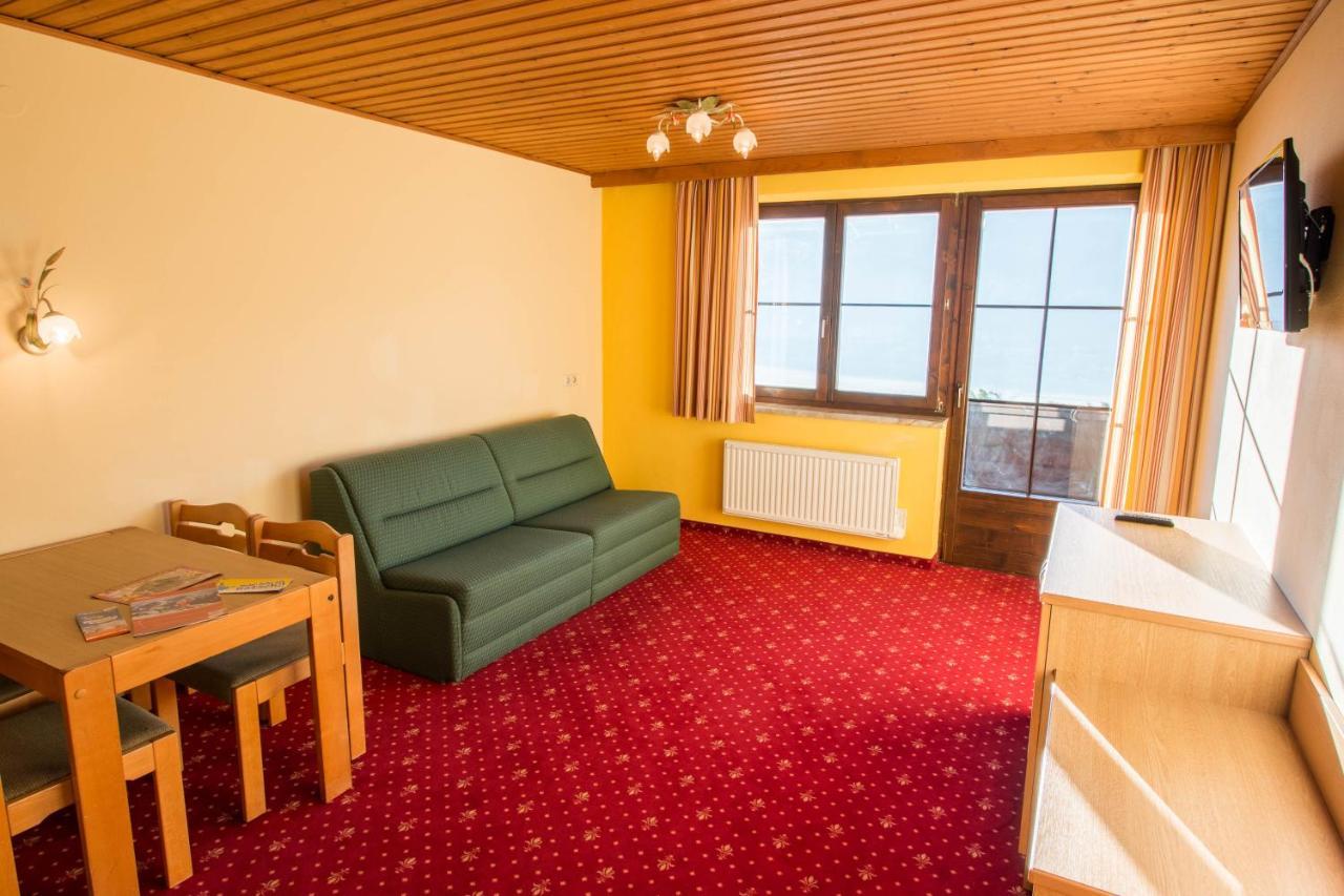 Hotel Weissenstein ซังคท์มิคาอิลอิมลุงเกา ภายนอก รูปภาพ